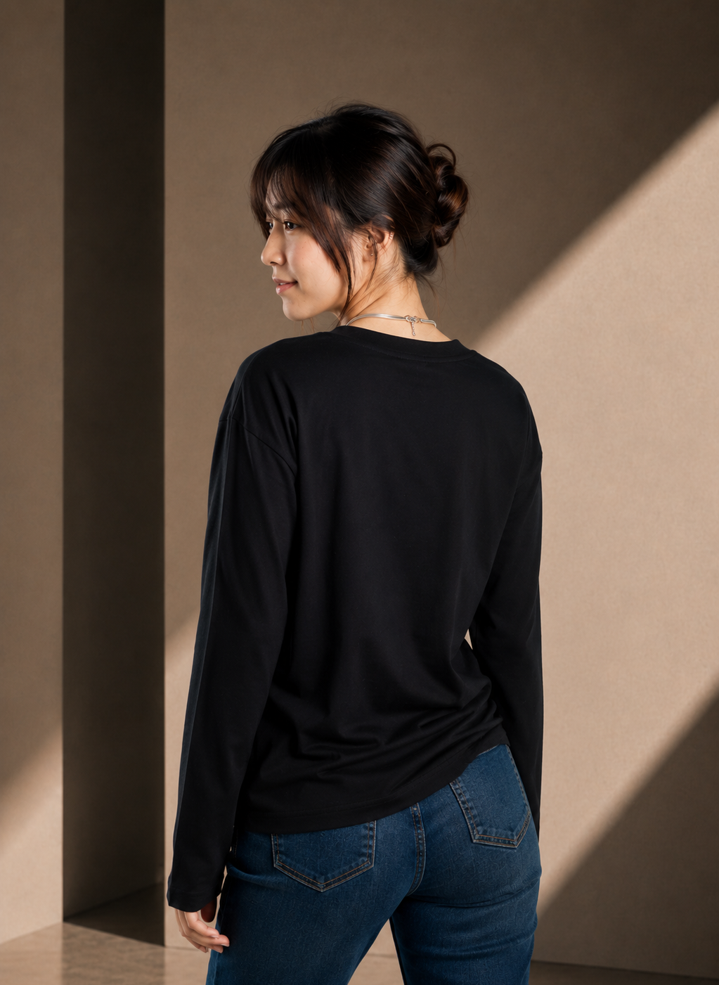 Women's Long Sleeve T-Shirt – Black - Black Logo