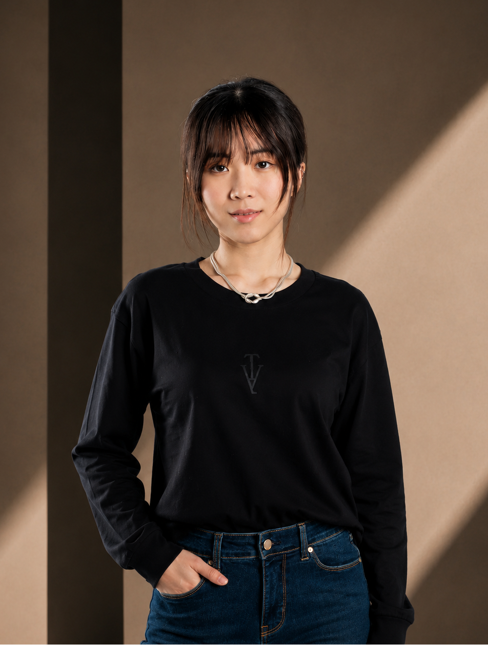 Women's Long Sleeve T-Shirt – Black - Black Logo